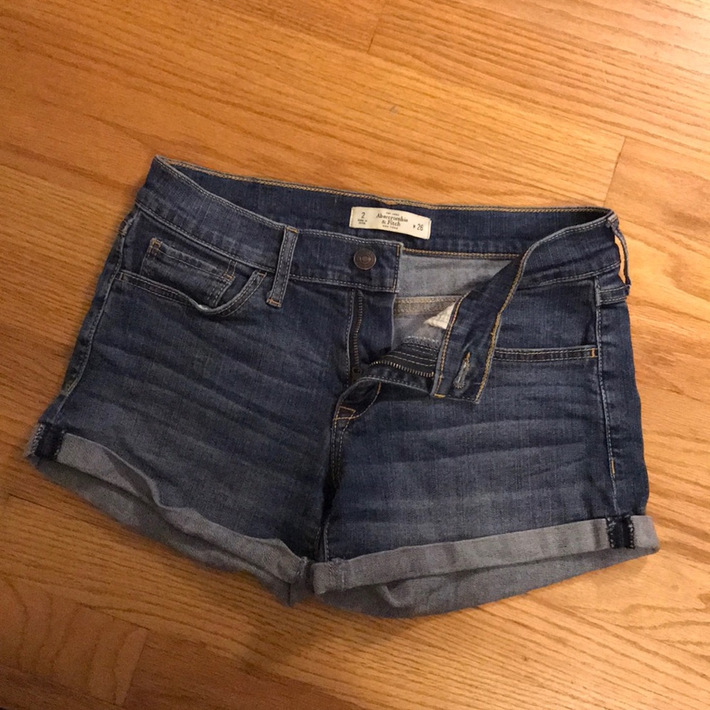 Abercrombie mid shorts